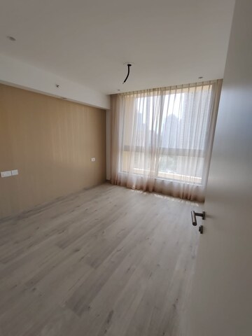 Room in 3 BHK Apartment at Hiranandani Skylark Enclave, Ghodbunder Road – for Rent