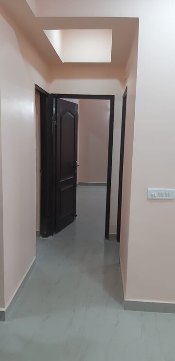 Building Lobby in 2.5 BHK Apartment at Nimbus Express Park View - II, Chi V Greater Noida – for Rent