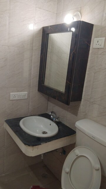 Bathroom in 2.5 BHK Apartment at Nimbus Express Park View - II, Chi V Greater Noida – for Rent