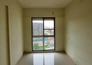 Room in 2 BHK Apartment at Godrej Prime, Chembur – for Rent
