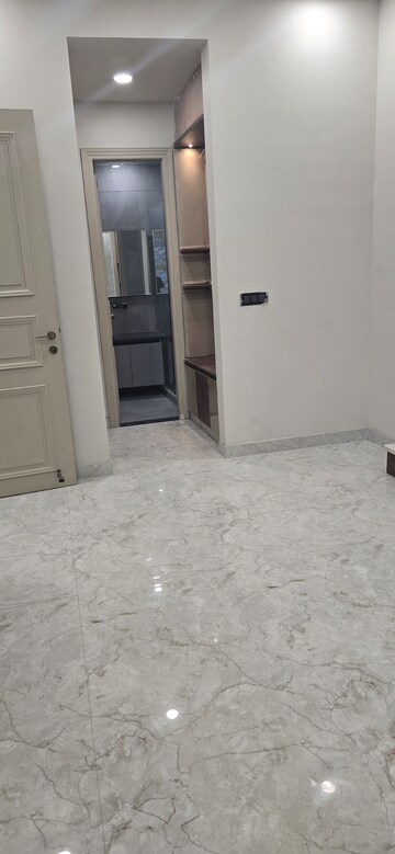 Kitchen in 3 BHK Builder Floor at BP Homes, Sector 85 – for Rent