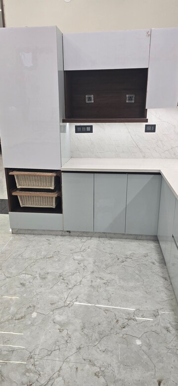 Room in 3 BHK Builder Floor at BP Homes, Sector 85 – for Rent