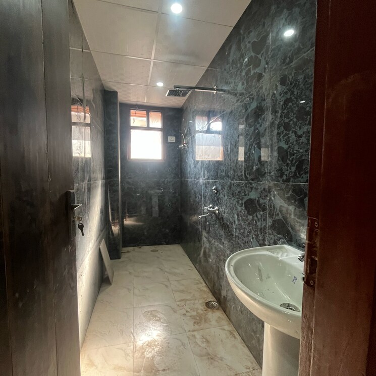 Bathroom, gadaipur 3 Bedroom 1200 Sq.Ft. Builder Floor In Gadaipur Delhi 8100090