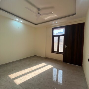 Room in 3 BHK Builder Floor at Gadaipur – for Sale