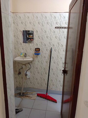 Bathroom in 1 BHK Builder Floor at Lajpat Nagar 4 – for Rent