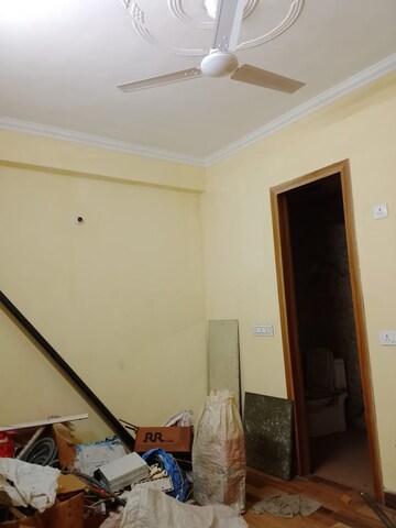 Furnished Amenities in 1 BHK Builder Floor at Freedom Fighters Enclave – for Rent