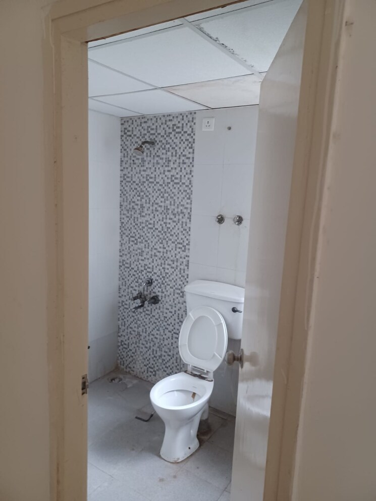 Bathroom, emaar-marbella 5 Bedroom 8120 Sq.Ft. Villa In Sector 66 Gurgaon 8100133