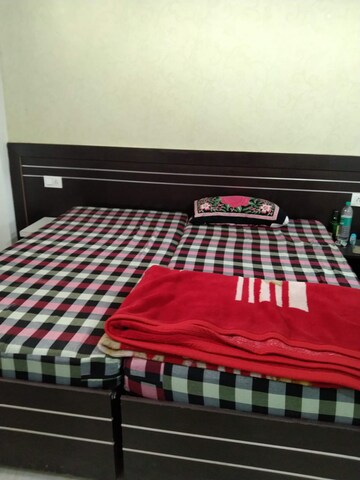 Bedroom in 1 RK Builder Floor at Sector 40 – for Rent