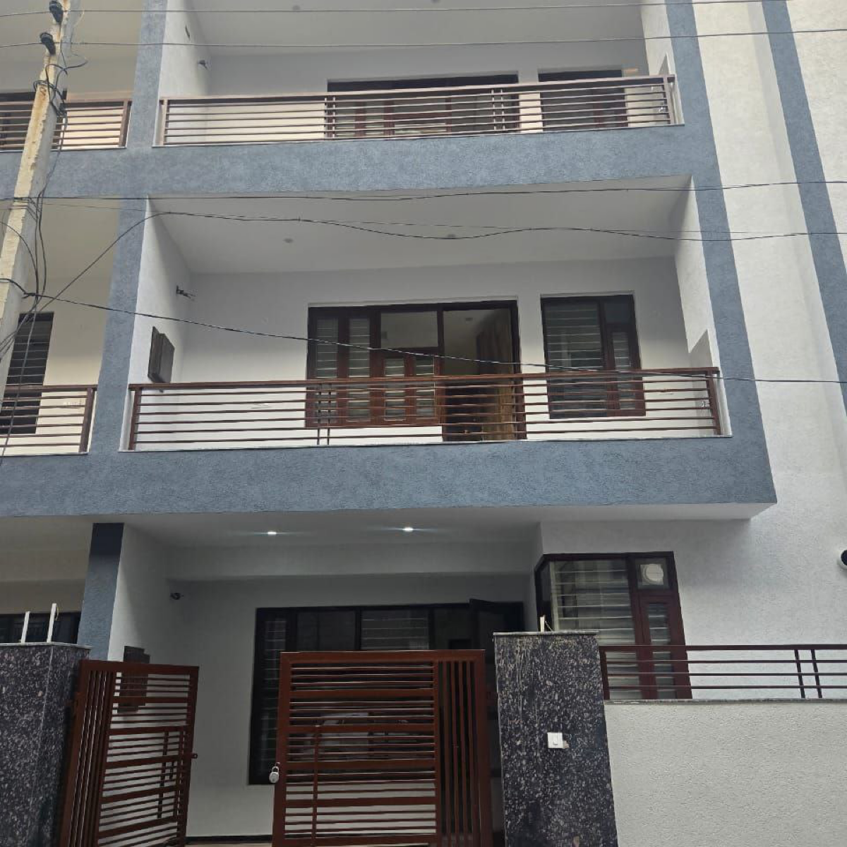 4 BHK + Servant Room Villa For Sale in Pink City