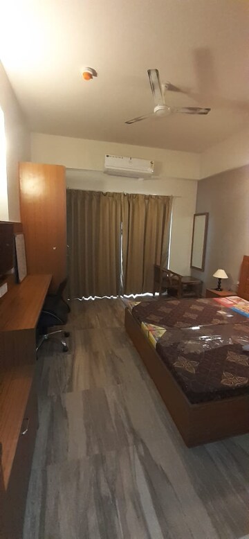 Bedroom in 1 BHK Apartment at Paramount Golfforeste, Zeta I Greater Noida – for Rent