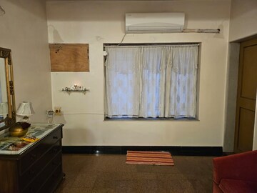 Bedroom in 5 BHK Villa at Chembur – for Rent