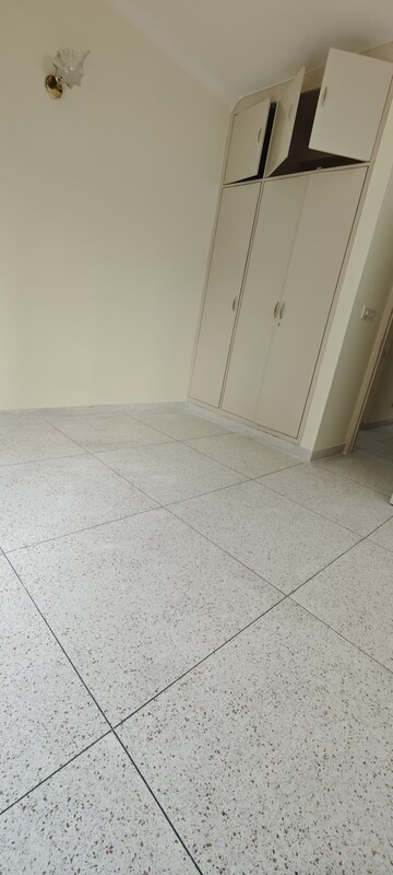 Building Lobby in 3 BHK Builder Floor at Smart World Gems, Sector 89 – for Sale