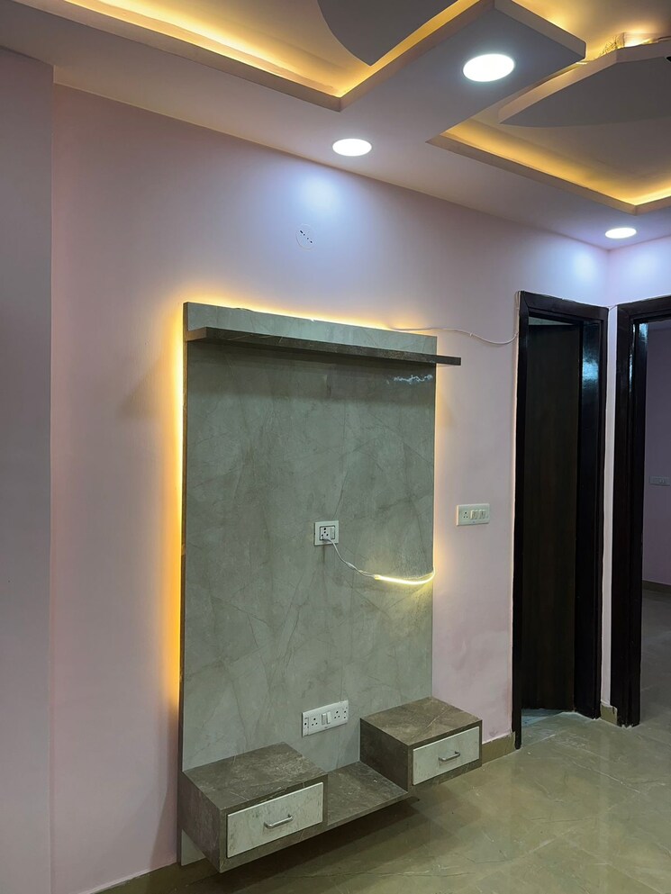 Room, burari 2.5 Bedroom 50 Sq.Yd. Builder Floor In Burari Delhi 8100400