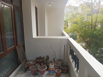 Balcony in 4 BHK Builder Floor at Ardee City, Sector 52 – for Rent