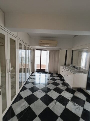 Team Area in 4 BHK Apartment at Basant Garden – for Rent