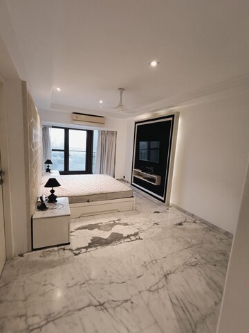 Room in 4 BHK Apartment at Basant Garden – for Rent
