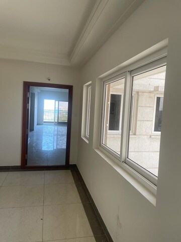 Room in 2 BHK Apartment at Milton Tower, Vip Road – for Rent