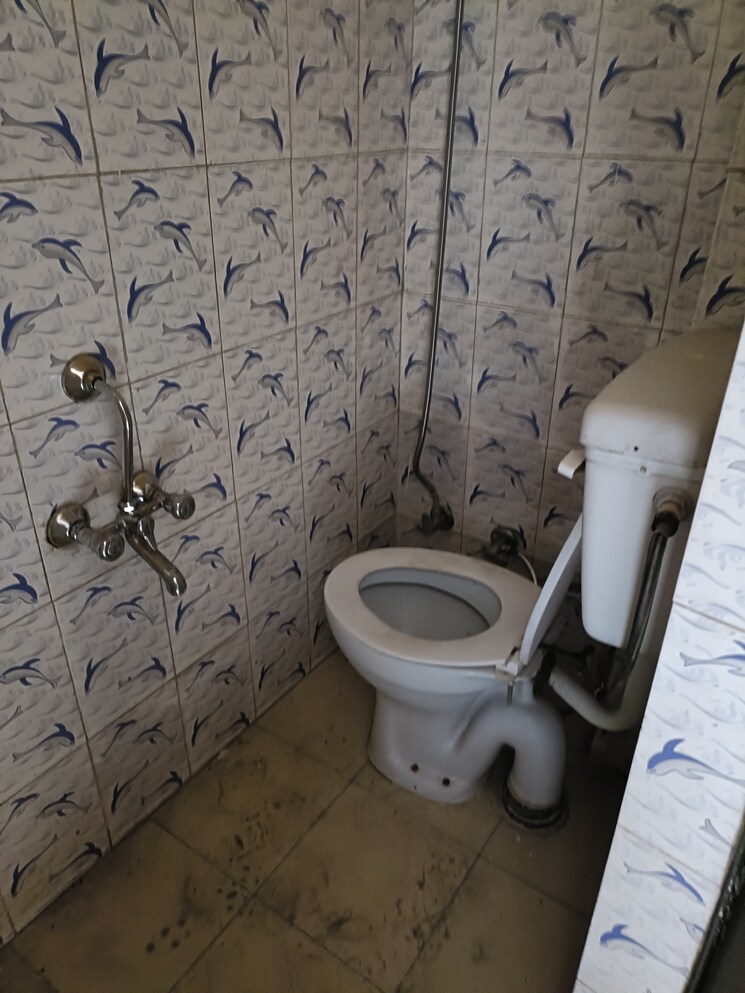 Bathroom, mehrauli 1 Bedroom 400 Sq.Ft. Apartment In Mehrauli Delhi 8100619