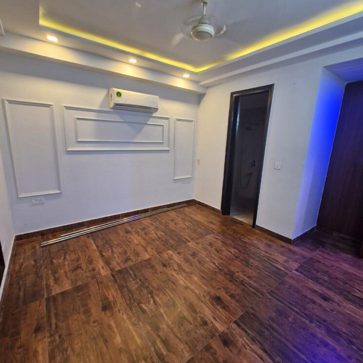 Room, signature-global-daxin-vistas 3.5 Bedroom 1800 Sq.Ft. Builder Floor In Bhondsi Gurgaon 8100602