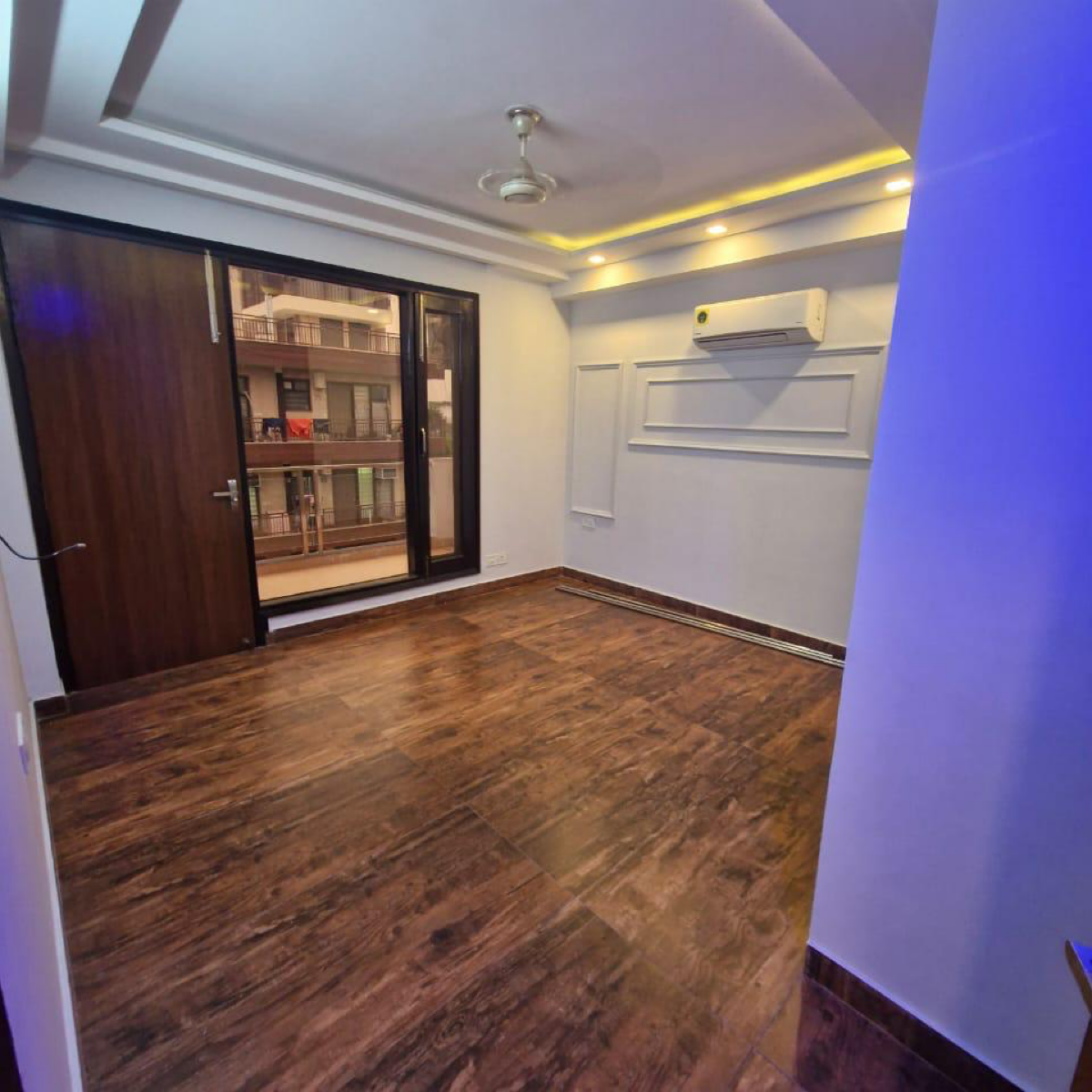 3.5 BHK + Servant Room,Extra Room Builder Floor For Sale in Signature Global Daxin Vistas