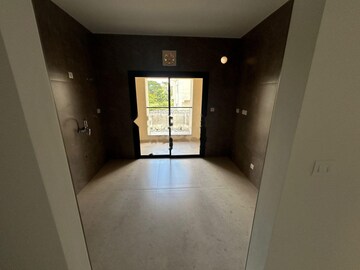 Room in 2 BHK Apartment at Sobha Victoria Park, Hennur Road – for Sale
