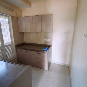 Bathroom in 1.5 BHK Apartment at Dosti West County Phase 4 Dosti Pine, Kolshet Industrial Area – for Rent