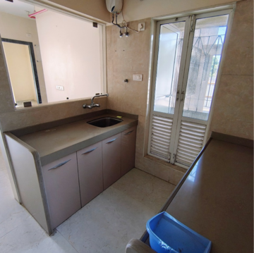 Bathroom in 1.5 BHK Apartment at Dosti West County Phase 4 Dosti Pine, Kolshet Industrial Area – for Rent