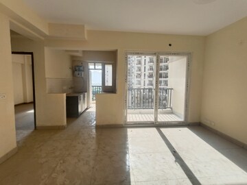 Room in 2 BHK Apartment at La Residentia, Tech Zone 4 Greater Noida – for Sale