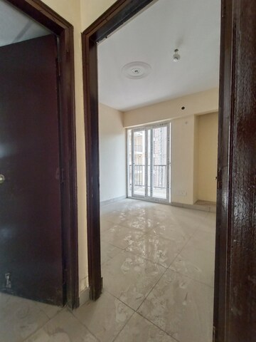 Room in 2 BHK Apartment at La Residentia, Tech Zone 4 Greater Noida – for Sale