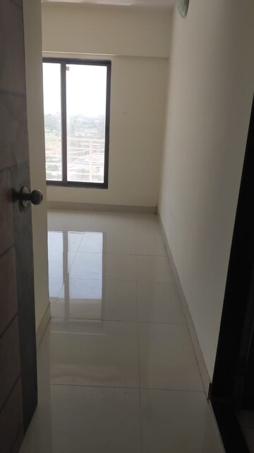 Room in 2 BHK Apartment at Shantee Sunshine Sapphire, Vasai East – for Sale