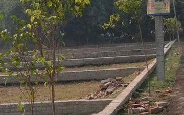 Plot For Sale in Sikandrabad