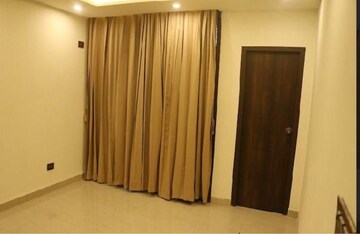 Bedroom in 4 BHK Apartment at Parsvnath Royale Floors, Uattardhona – for Sale
