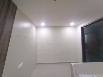 Room in  Office Space at Sun Westbank, Navrangpura – for Rent