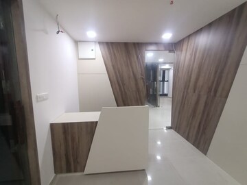 Room in  Office Space at Sun Westbank, Navrangpura – for Rent