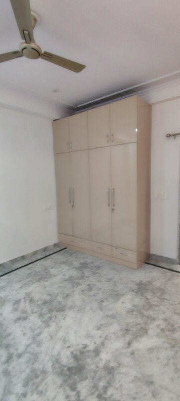 Furnished Amenities in 3 BHK Builder Floor at Sector 46 – for Rent