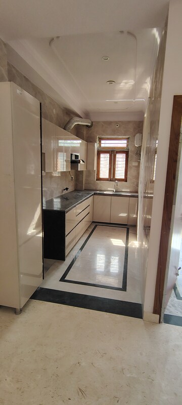 Kitchen in 3 BHK Builder Floor at Sector 46 – for Rent