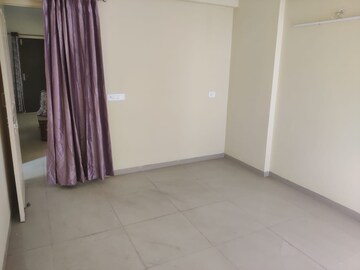 Room in 2 BHK Apartment at Wave Dream Homes, Wave City – for Rent