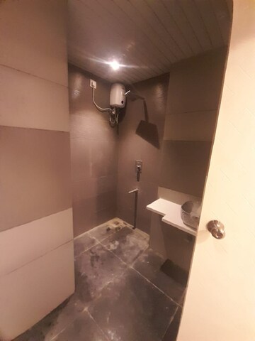 Furnished Amenities in 2 BHK Apartment at Khar West – for Rent