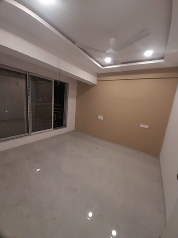 Room in 2 BHK Apartment at Khar West – for Rent