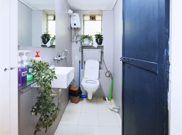 Bathroom in 1 BHK Apartment at Lesleo Villa, Bandra West – for Sale