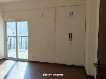 Room in 3 BHK Apartment at Amrapali Terrace Homes, Tech Zone 4 Greater Noida – for Sale