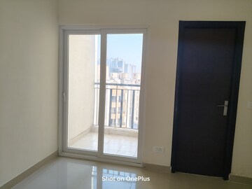 Room in 3 BHK Apartment at Amrapali Terrace Homes, Tech Zone 4 Greater Noida – for Sale