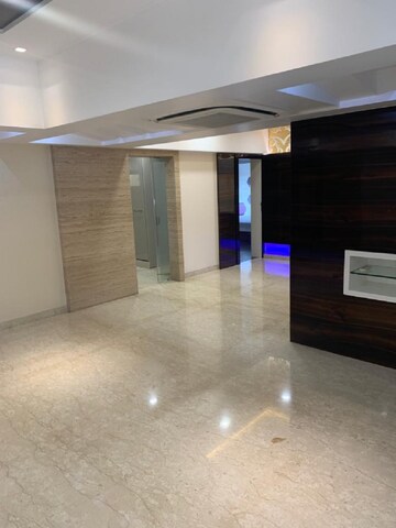 Room in 2 BHK Apartment at Bandra West – for Rent