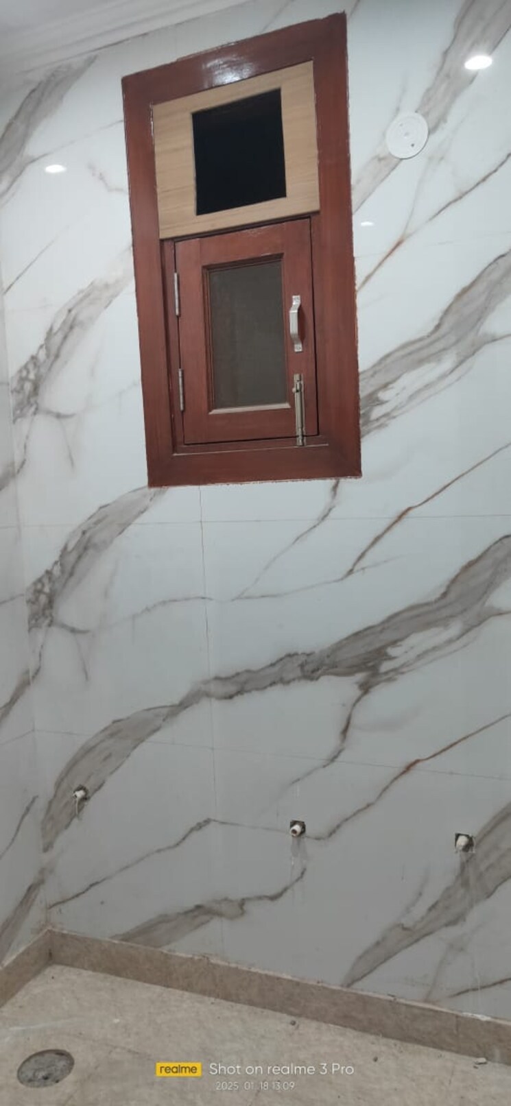 Bathroom, vishwakarma colony 3 Bedroom 900 Sq.Ft. Builder Floor In Vishwakarma Colony Delhi 8100900