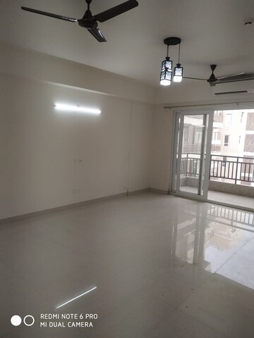Room in 4 BHK Apartment at Adani Oyster Greens, Sector 102 – for Rent