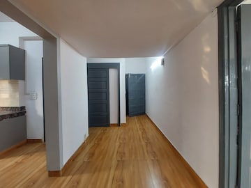 Room in 3.5 BHK Apartment at Paschim Vihar – for Rent
