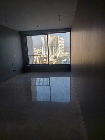 Room in 4 BHK Apartment at Oberoi Sky City, Borivali East – for Rent