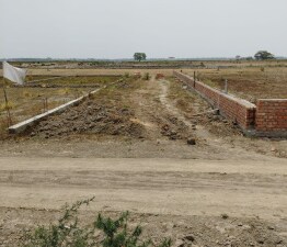 Plot For Sale in Sikandrabad