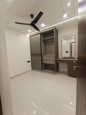 3 BHK Apartment For Rent in Madhur Apartment Paschim Vihar Delhi  8101075