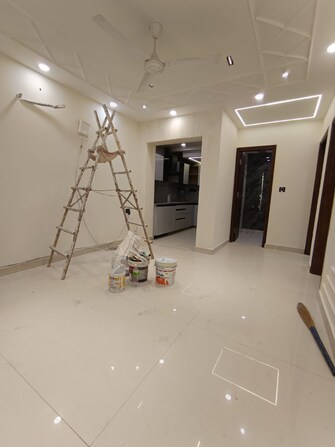 3 BHK Apartment For Rent in Madhur Apartment Paschim Vihar Delhi  8101075